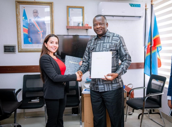 En partenariat avec Strategos Plantation Company, OCC : Etienne Tshimanga Mutombo signe un protocole d’accord pour la production de farine de maïs de qualité
